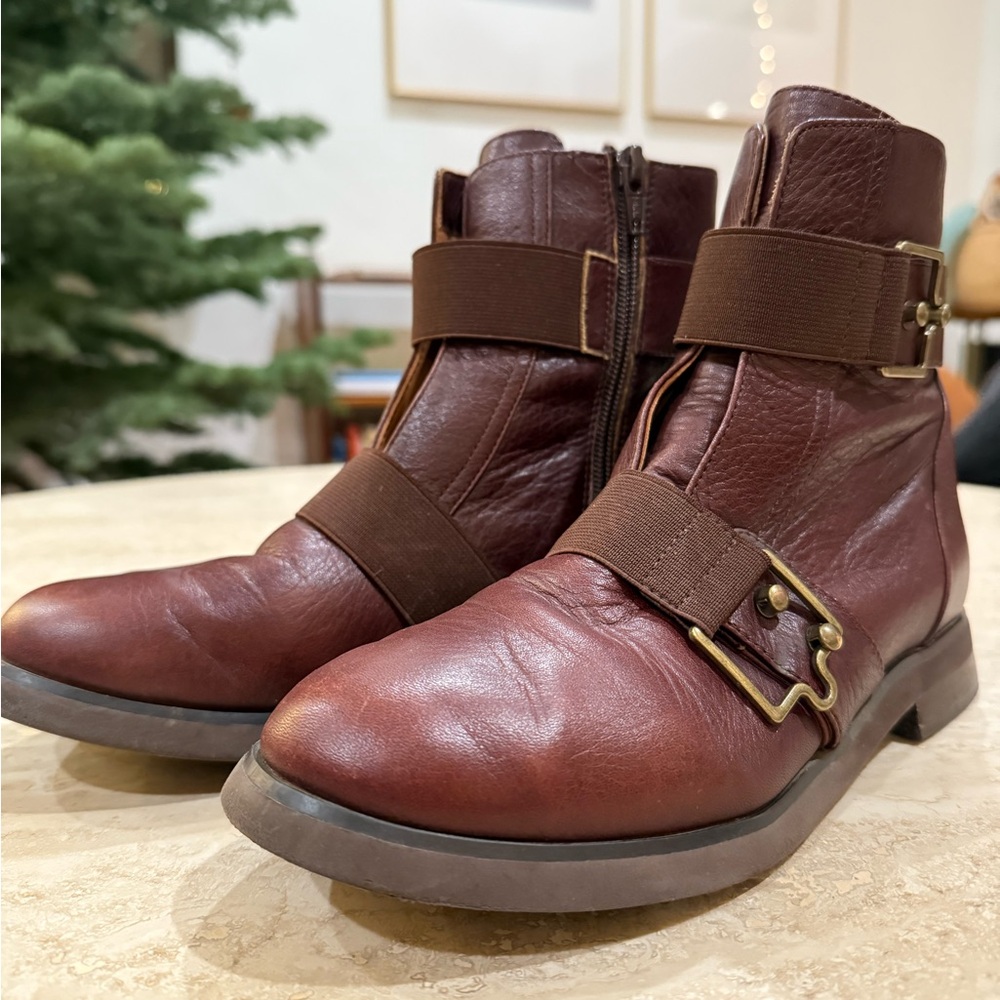 L’Amour Des Pieds Leather Boots